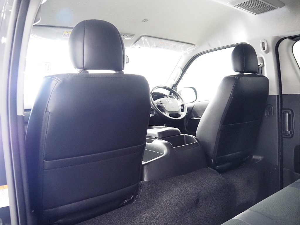 【H30年式/ハイエースワイドバン/ガソリン2.7L4WD/両側小窓付き】フローリング×ベッドキッド