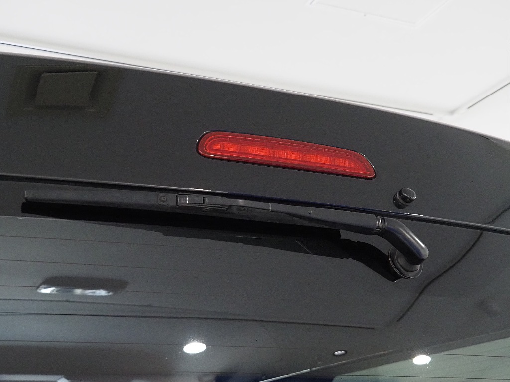 【H30年式/ハイエースワイドバン/ガソリン2.7L4WD/両側小窓付き】フローリング×ベッドキッド