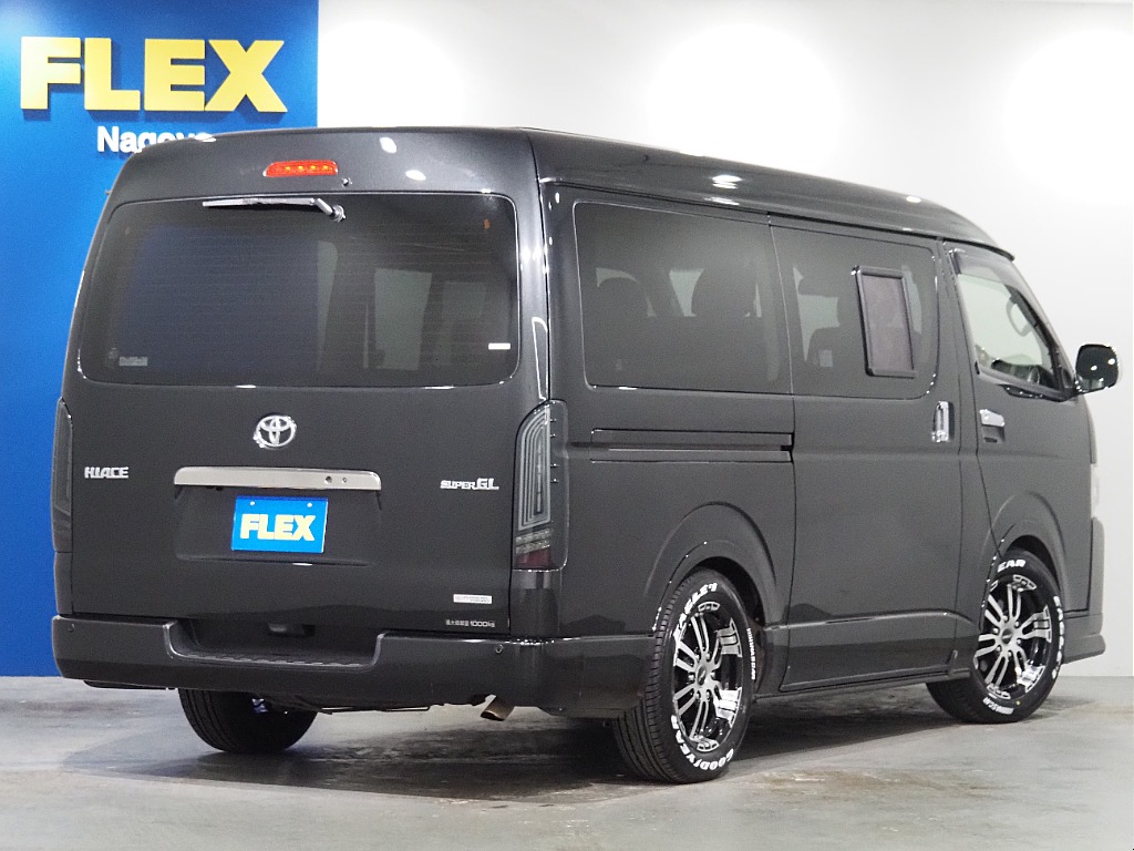 【H30年式/ハイエースワイドバン/ガソリン2.7L4WD/両側小窓付き】フローリング×ベッドキッド
