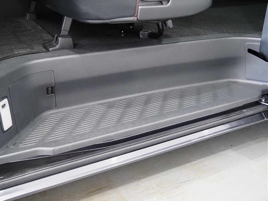 【3型/厳選仕入れH24年】スーパーお買い得車両！新品パーツ多数インストール！５人乗りスーパーＧＬ！【全国納車可能】