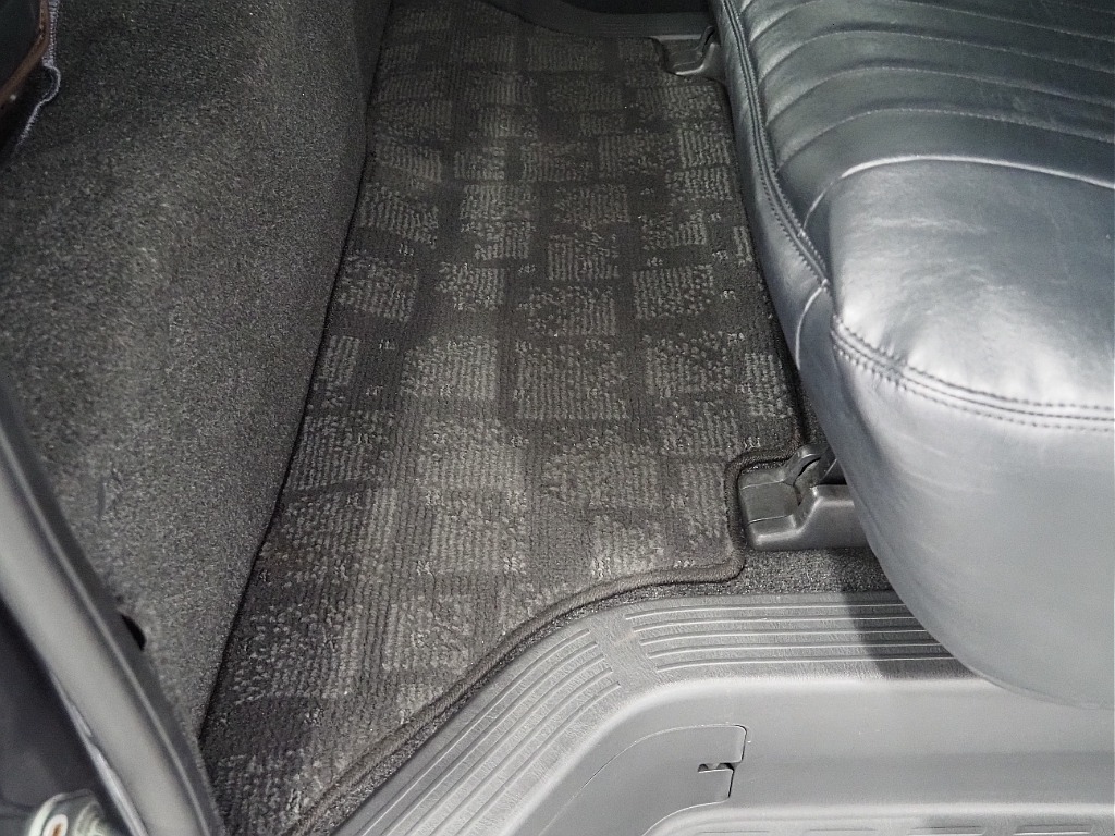 【3型/厳選仕入れH24年】スーパーお買い得車両！新品パーツ多数インストール！５人乗りスーパーＧＬ！【全国納車可能】