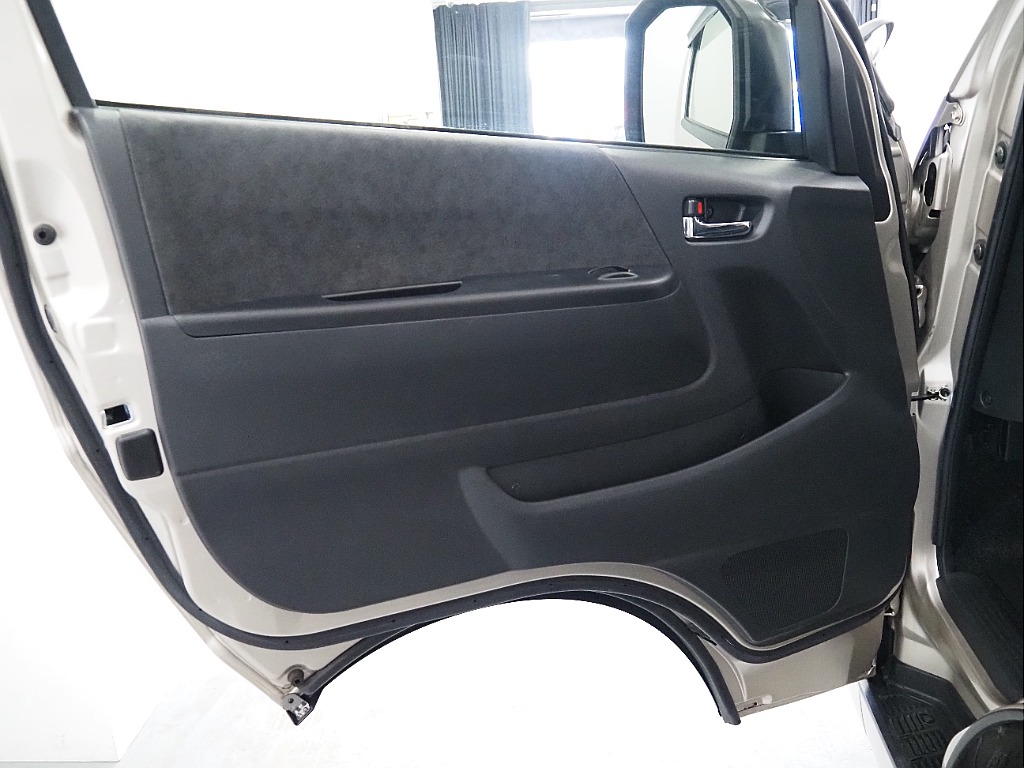 R4年式/グランドキャビン/4WD/３ナンバー10人乗り】ベージュメタリック×オフロードPKG【全国納車可能】