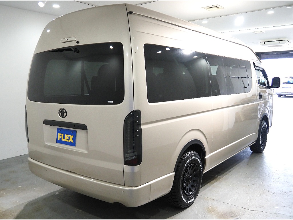 R4年式/グランドキャビン/4WD/３ナンバー10人乗り】ベージュメタリック×オフロードPKG【全国納車可能】