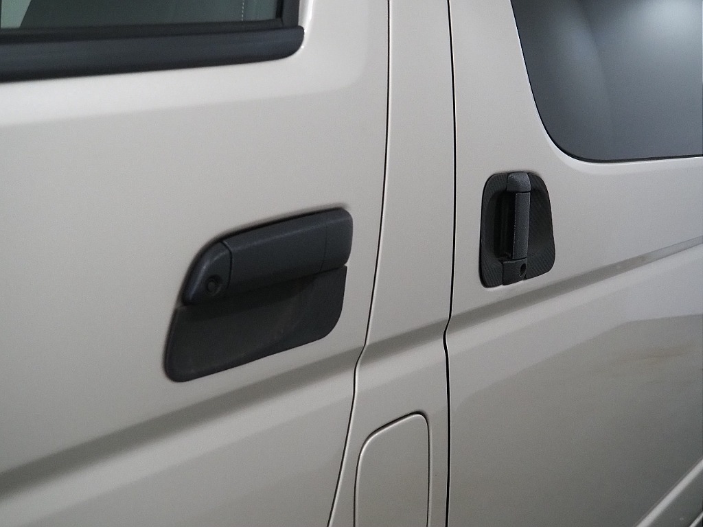 R4年式/グランドキャビン/4WD/３ナンバー10人乗り】ベージュメタリック×オフロードPKG【全国納車可能】