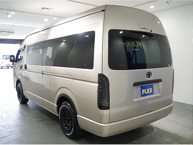 R4年式/グランドキャビン/4WD/３ナンバー10人乗り】ベージュメタリック×オフロードPKG【全国納車可能】