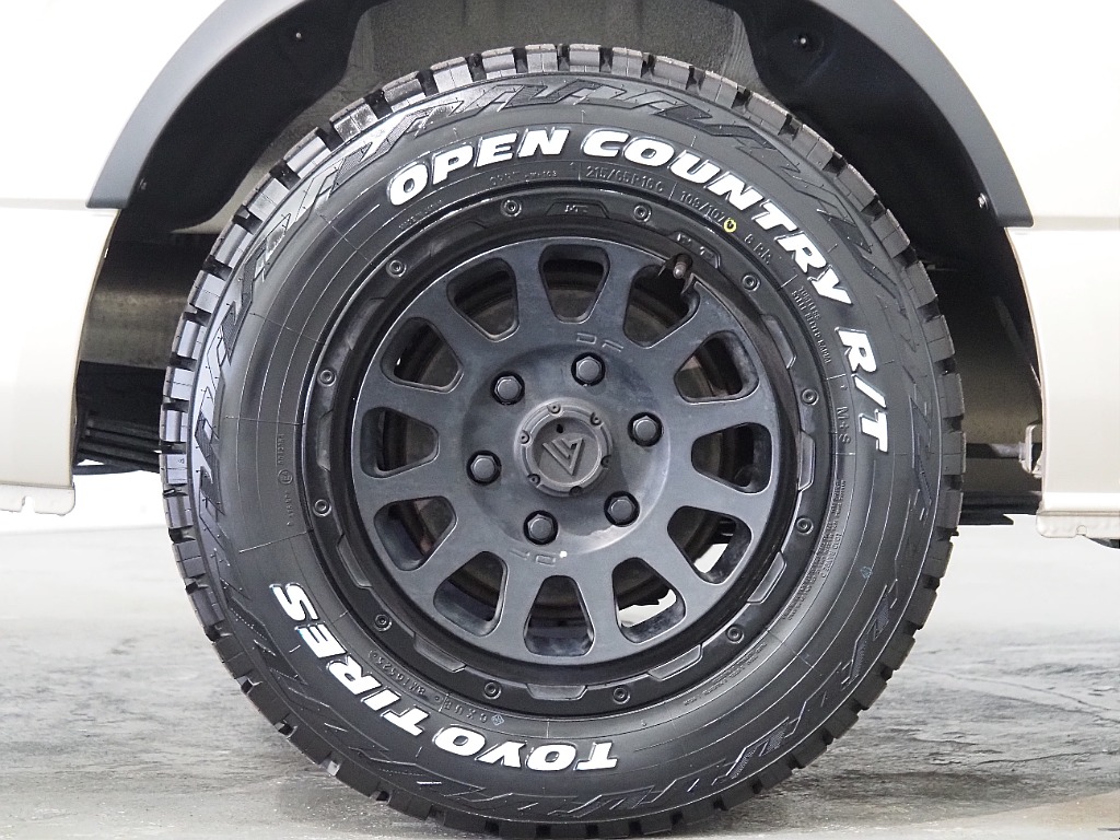 R4年式/グランドキャビン/4WD/３ナンバー10人乗り】ベージュメタリック×オフロードPKG【全国納車可能】