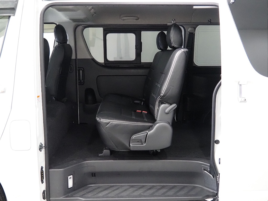 【R4年式/ハイエースバン/ディーゼル4WD】買取直販の為、お買い得価格にて展示中！！【全国納車可能】