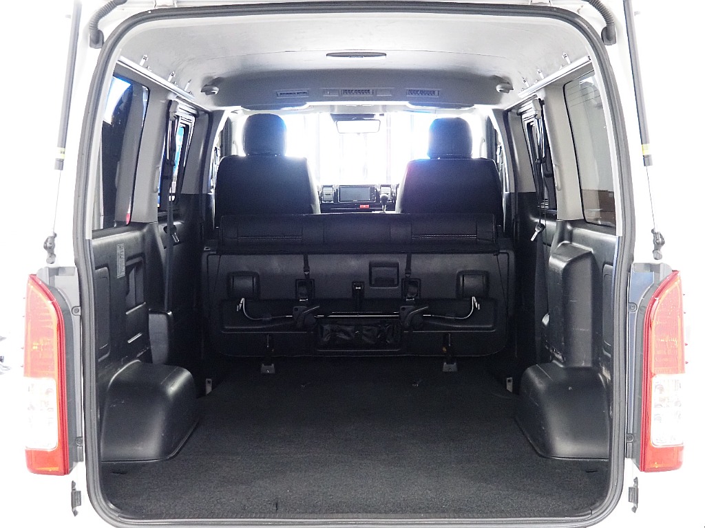 【R4年式/ハイエースバン/ディーゼル4WD】買取直販の為、お買い得価格にて展示中！！【全国納車可能】