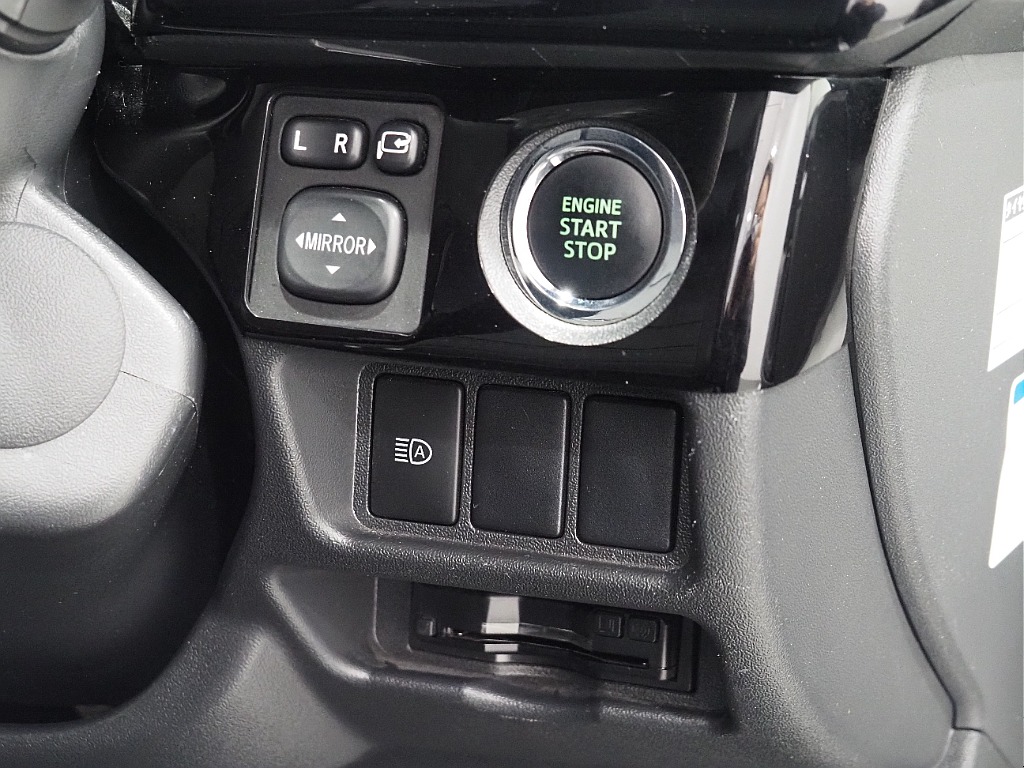 【R4年式/ハイエースバン/ディーゼル4WD】買取直販の為、お買い得価格にて展示中！！【全国納車可能】