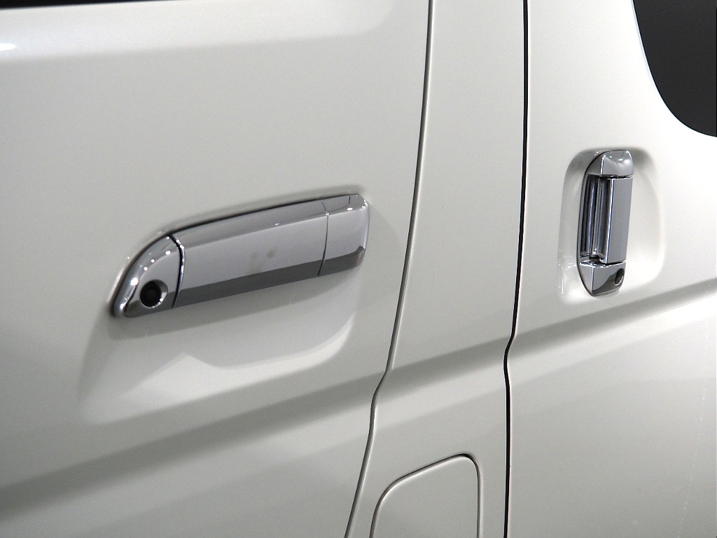 【R4年式/ハイエースバン/ディーゼル4WD】買取直販の為、お買い得価格にて展示中！！【全国納車可能】