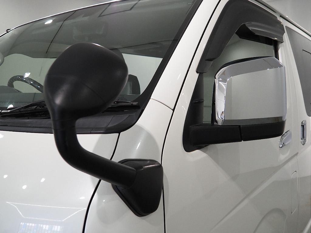 【R4年式/ハイエースバン/ディーゼル4WD】買取直販の為、お買い得価格にて展示中！！【全国納車可能】