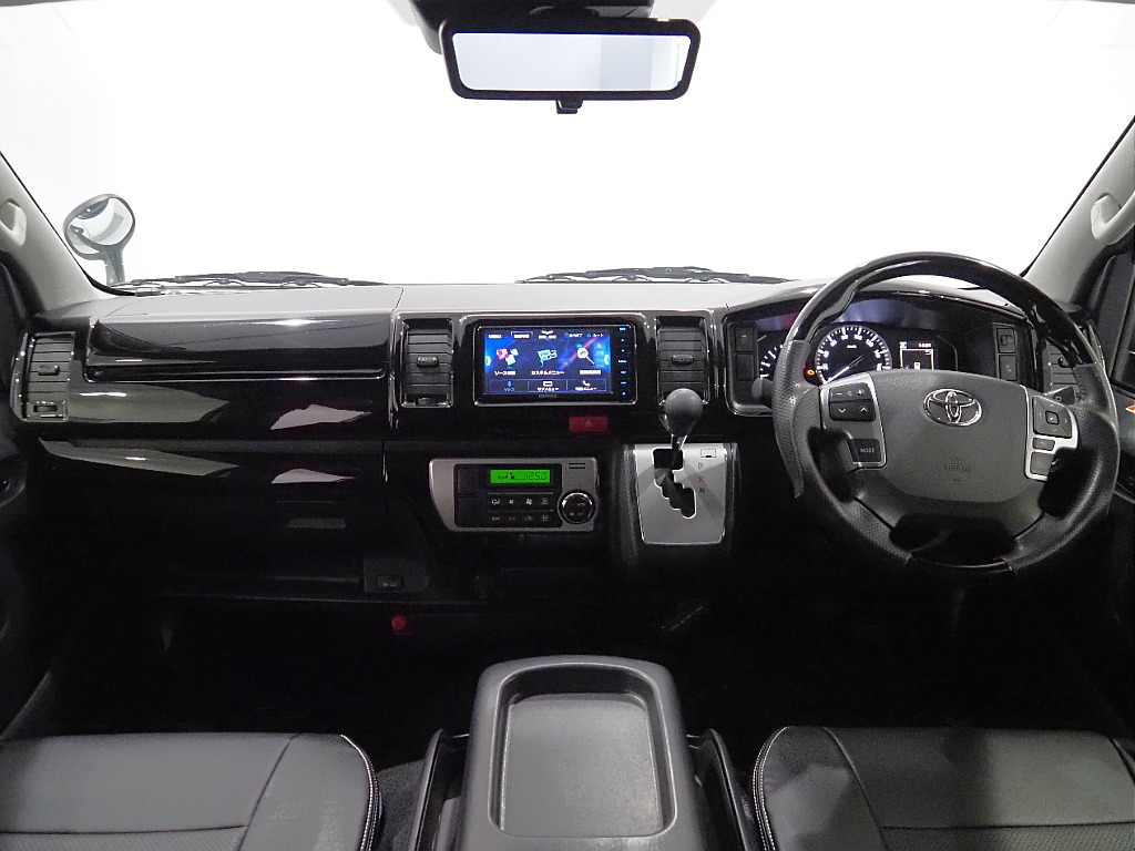 【R4年式/ハイエースバン/ディーゼル4WD】買取直販の為、お買い得価格にて展示中！！【全国納車可能】