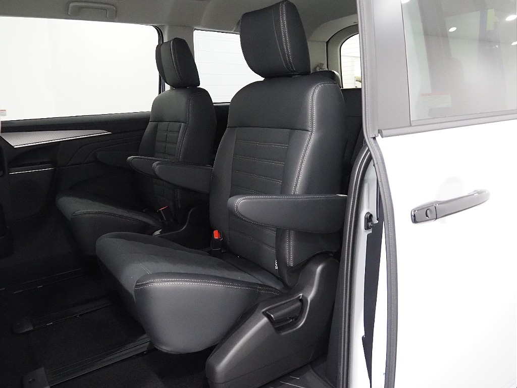 【新車/MCチェンジモデルデリカ/ディーゼル/4WD】リフトアップカスタムにて完成♪【全国納車可能】