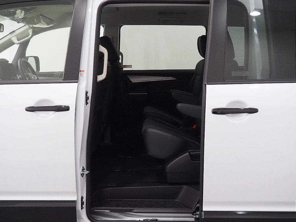 【新車/MCチェンジモデルデリカ/ディーゼル/4WD】リフトアップカスタムにて完成♪【全国納車可能】