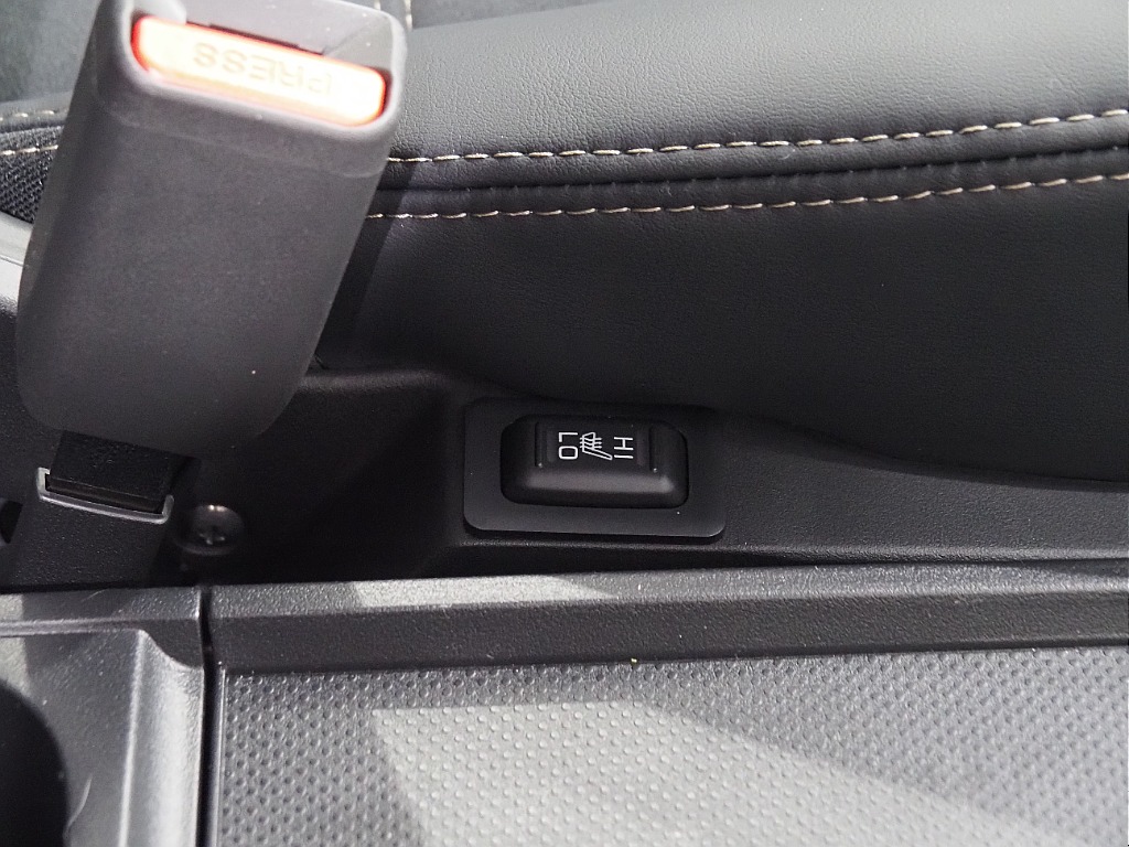 【新車/MCチェンジモデルデリカ/ディーゼル/4WD】リフトアップカスタムにて完成♪【全国納車可能】