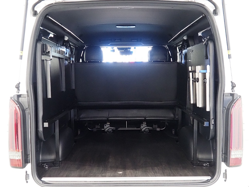 【7型/ワンオーナー/DARKPRIMEⅡディーゼル4WD】跳ね上げベットキット＆フローリング施工♪【全国納車可能】