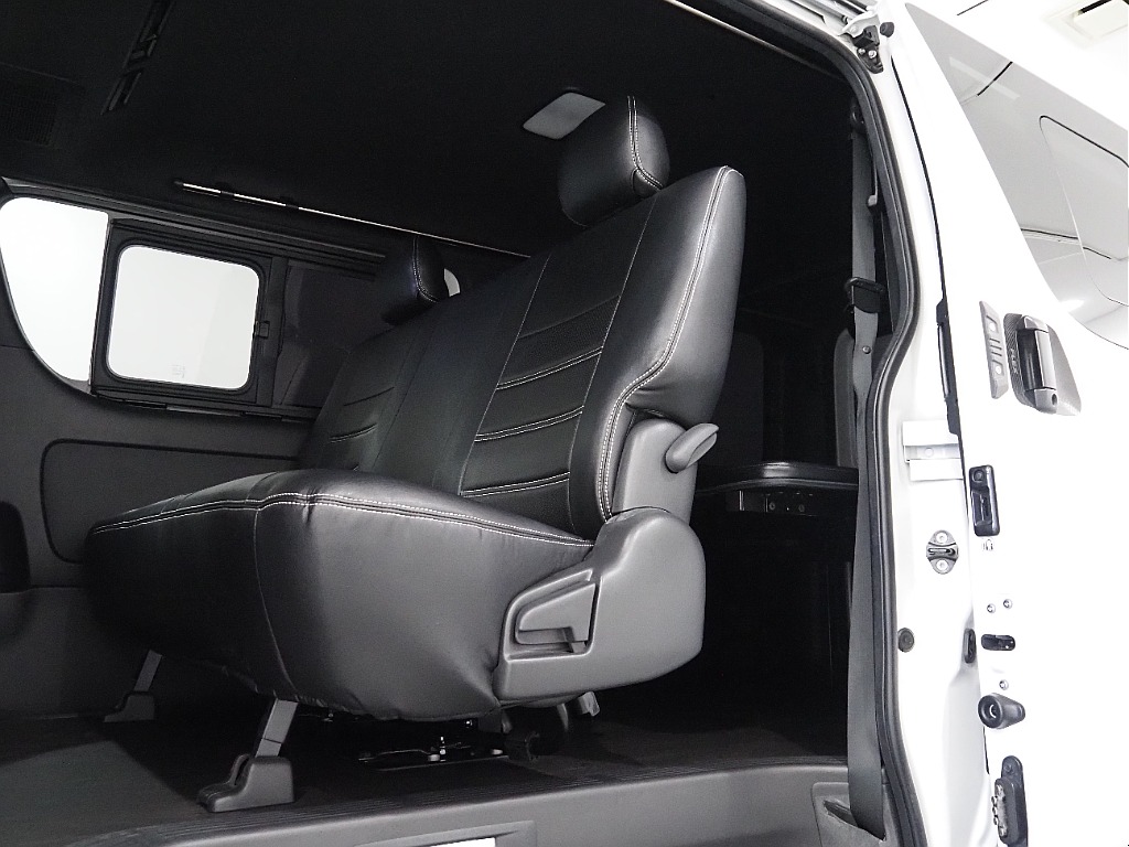 【7型/ワンオーナー/DARKPRIMEⅡディーゼル4WD】跳ね上げベットキット＆フローリング施工♪【全国納車可能】