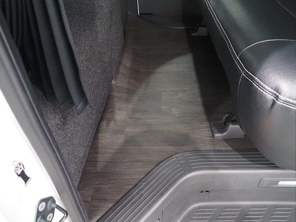 【7型/ワンオーナー/DARKPRIMEⅡディーゼル4WD】跳ね上げベットキット＆フローリング施工♪【全国納車可能】