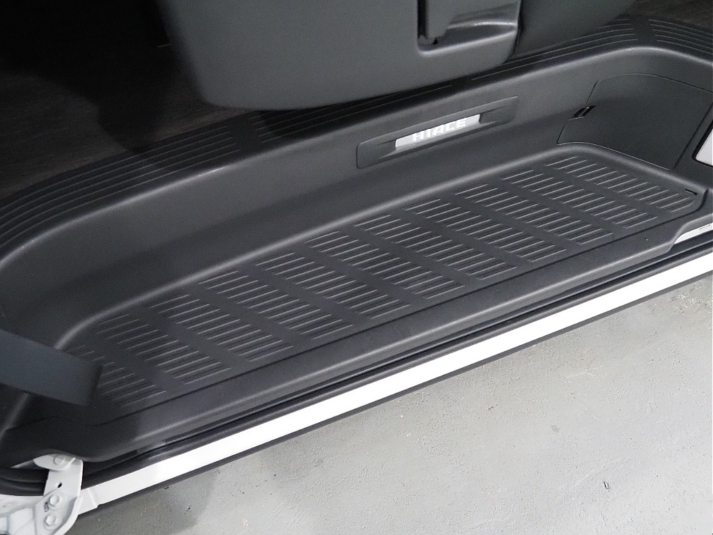 【7型/ワンオーナー/DARKPRIMEⅡディーゼル4WD】跳ね上げベットキット＆フローリング施工♪【全国納車可能】