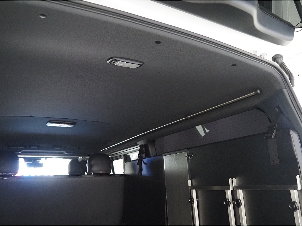 【7型/ワンオーナー/DARKPRIMEⅡディーゼル4WD】跳ね上げベットキット＆フローリング施工♪【全国納車可能】