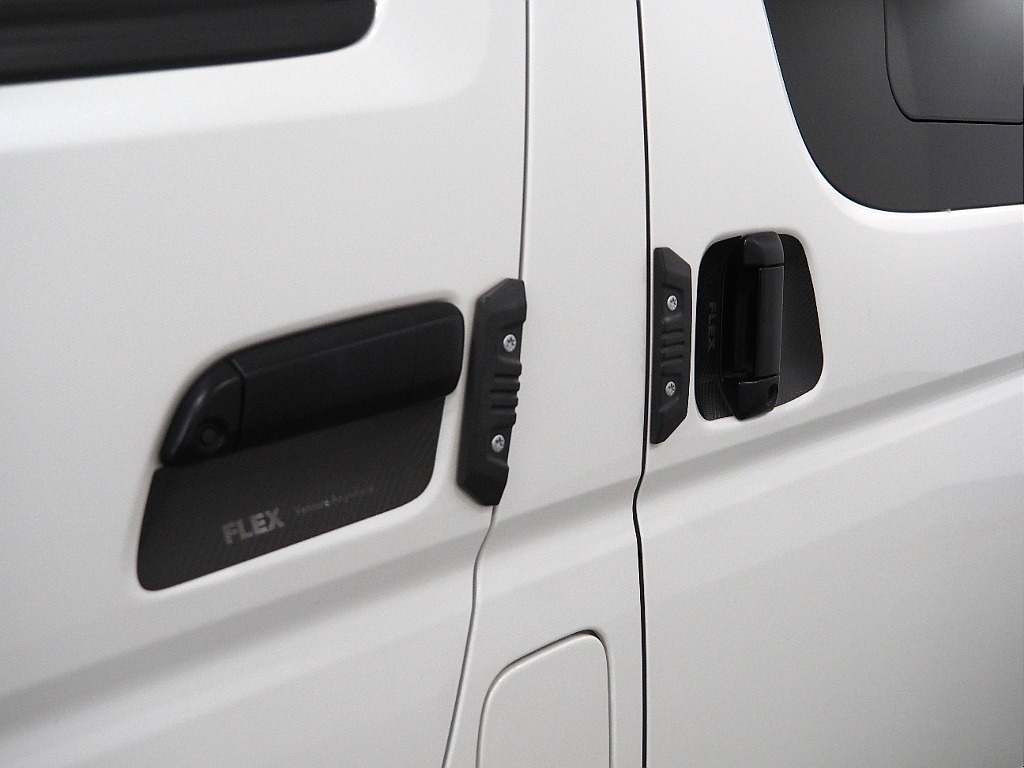 【7型/ワンオーナー/DARKPRIMEⅡディーゼル4WD】跳ね上げベットキット＆フローリング施工♪【全国納車可能】