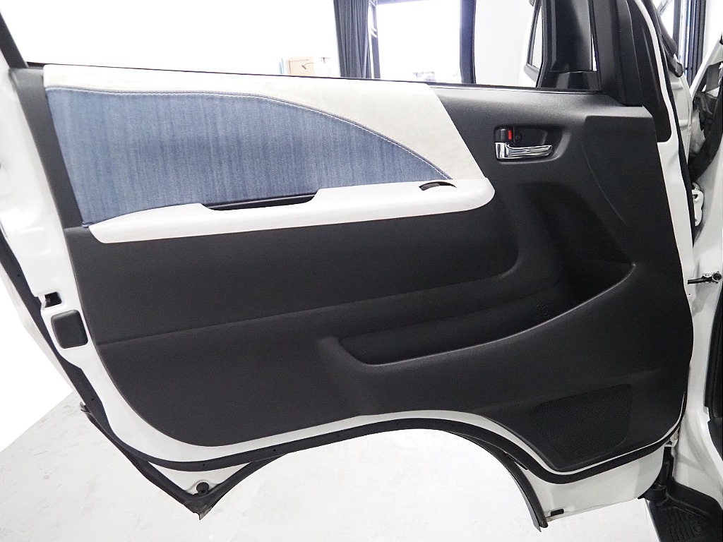 【H31年式/ワイドバンガソリン4WD/2.7Lガソリン/両側小窓付き】贅沢装備もりだくさん♪【全国納車可能】