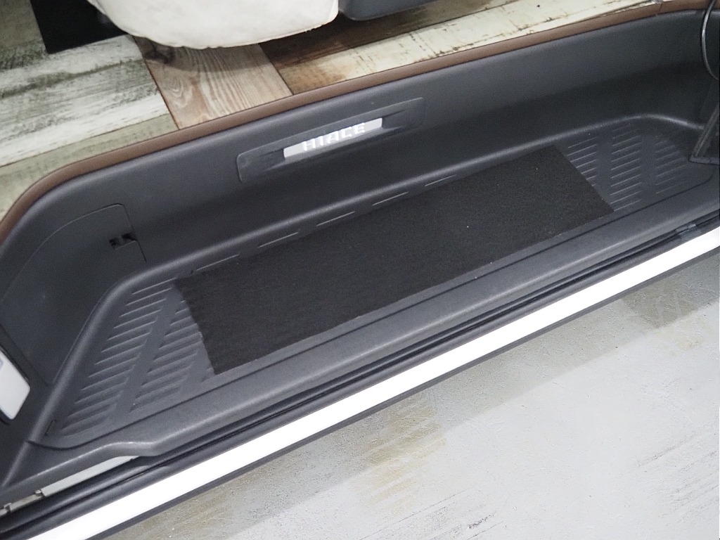 【H31年式/ワイドバンガソリン4WD/2.7Lガソリン/両側小窓付き】贅沢装備もりだくさん♪【全国納車可能】