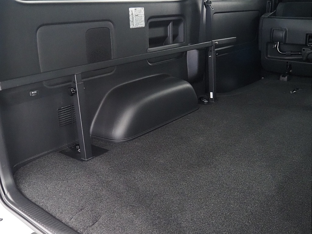 【R8年式/ハイエースバン/ガソリン2WD/DARKPRIMEⅡ】FLEXオリジナルパーツ多数！【全国納車可能】