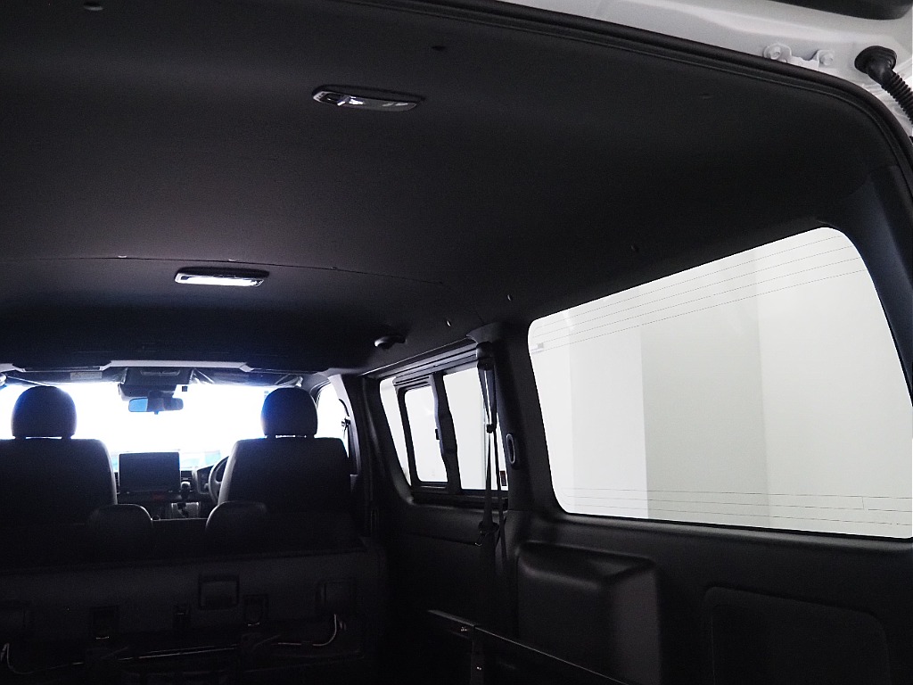 【R8年式/ハイエースバン/ガソリン2WD/DARKPRIMEⅡ】FLEXオリジナルパーツ多数！【全国納車可能】