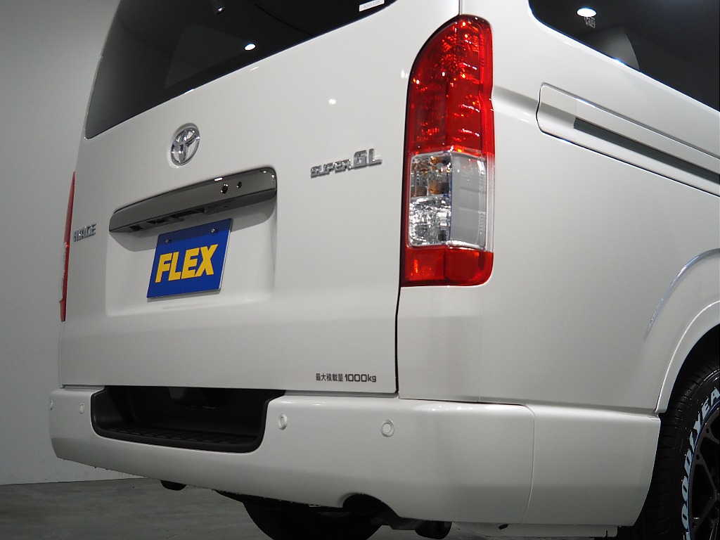 【R8年式/ハイエースバン/ガソリン2WD/DARKPRIMEⅡ】FLEXオリジナルパーツ多数！【全国納車可能】