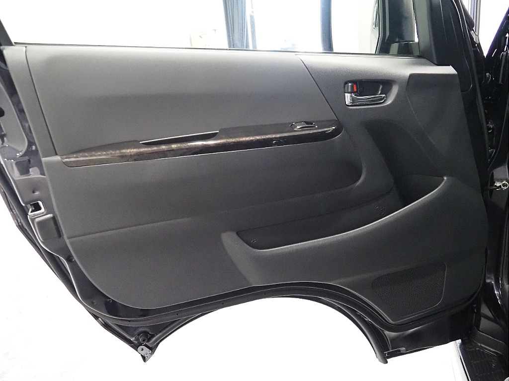 【R7年式/登録済み未使用車/DARKPRIMEⅡ/ディーゼル2WD】両側パワースライドドア♪【全国納車可能】