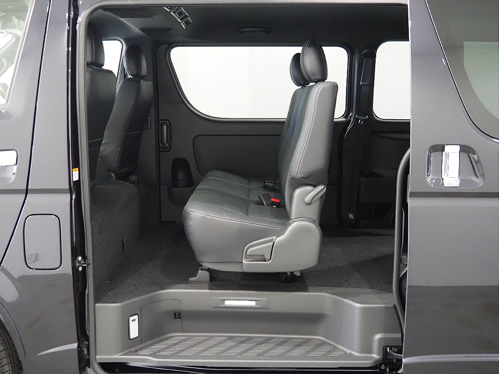 【R7年式/登録済み未使用車/DARKPRIMEⅡ/ディーゼル2WD】両側パワースライドドア♪【全国納車可能】