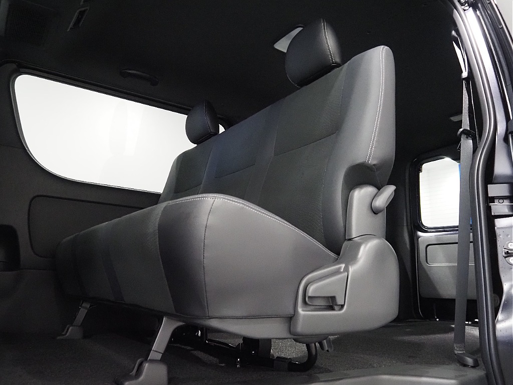 【R7年式/登録済み未使用車/DARKPRIMEⅡ/ディーゼル2WD】両側パワースライドドア♪【全国納車可能】