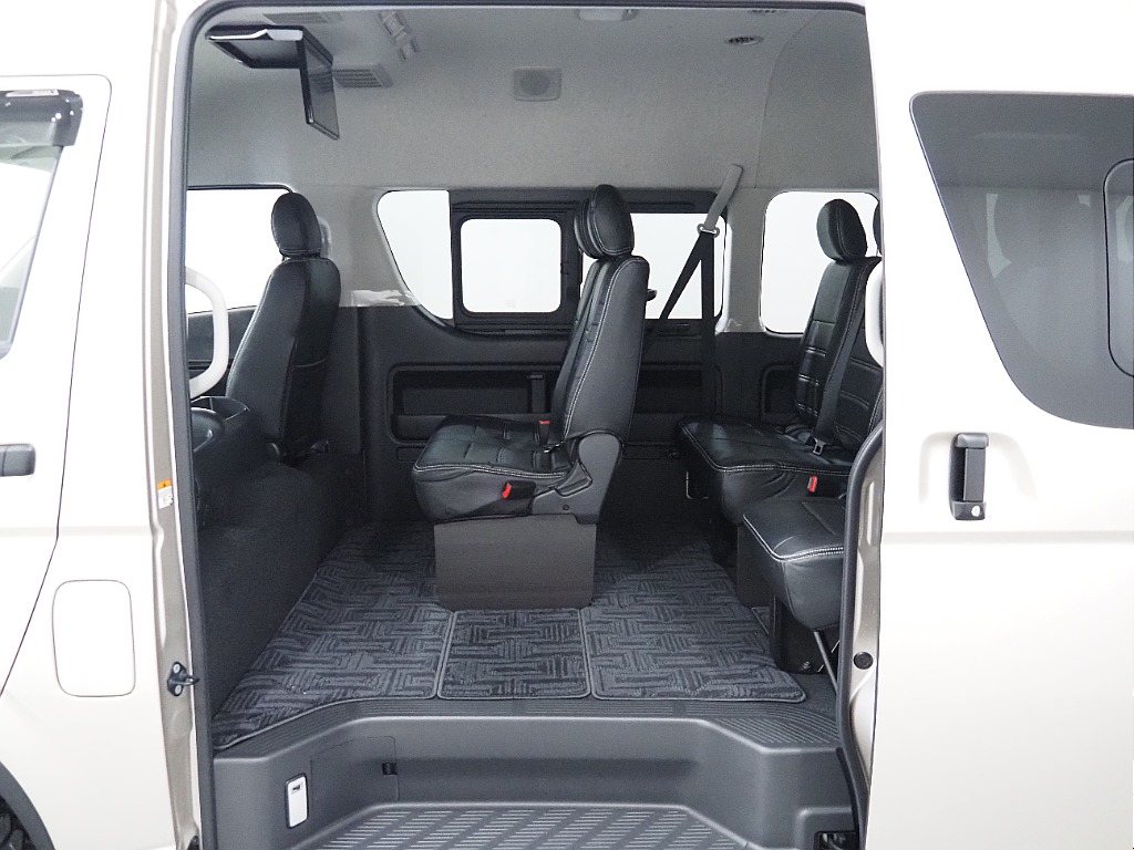 【R4年式/グランドキャビン/4WD/10人乗り3ナンバー】新品BLACKEDITIONを施工【全国納車可能】