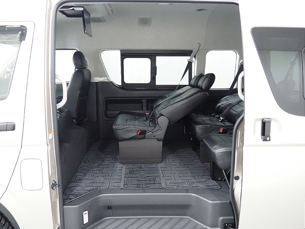 【R4年式/グランドキャビン/4WD/10人乗り3ナンバー】新品BLACKEDITIONを施工【全国納車可能】