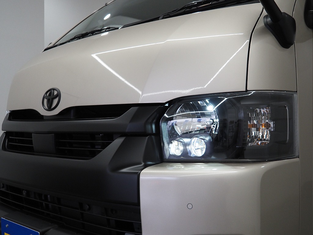 【R4年式/グランドキャビン/4WD/10人乗り3ナンバー】新品BLACKEDITIONを施工【全国納車可能】