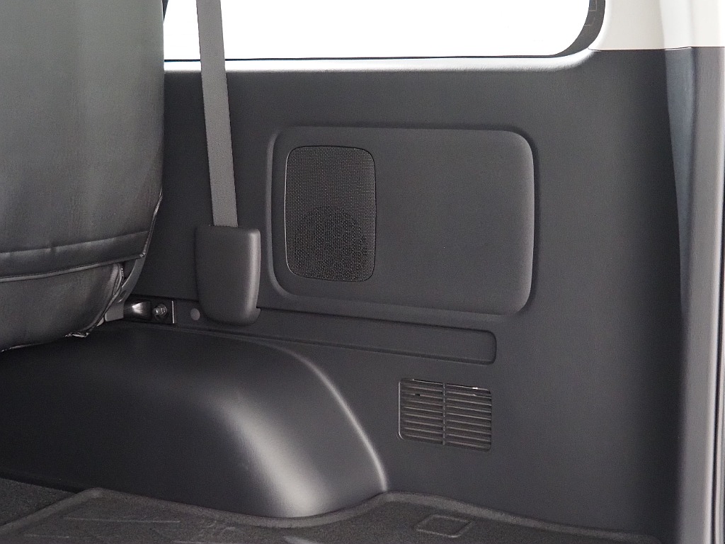 【R4年式/グランドキャビン/4WD/10人乗り3ナンバー】新品BLACKEDITIONを施工【全国納車可能】