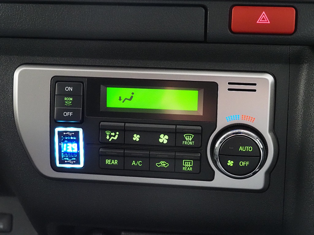 【R4年式/グランドキャビン/4WD/10人乗り3ナンバー】新品BLACKEDITIONを施工【全国納車可能】