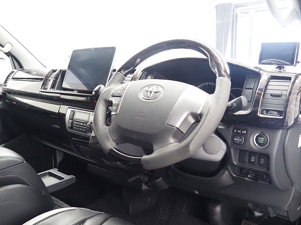 【H３１年/ファインテックツアラー4WD/両側パワースライドドア】豪華キャプテンシート4脚！【全国納車可能】