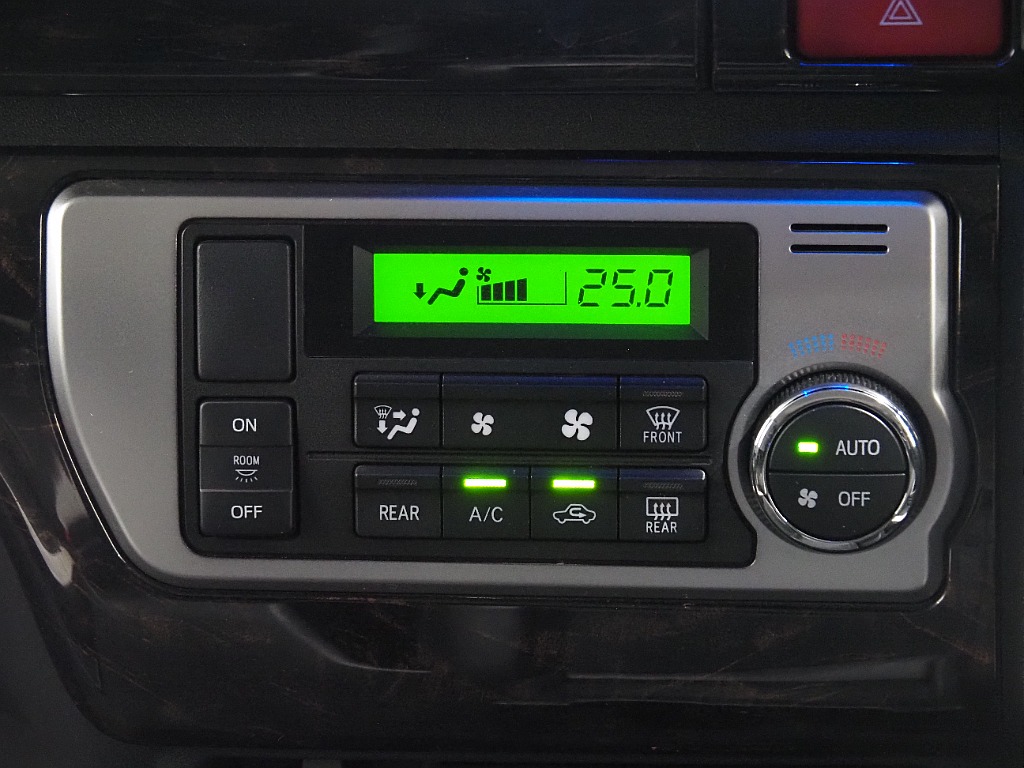 【H３１年/ファインテックツアラー4WD/両側パワースライドドア】豪華キャプテンシート4脚！【全国納車可能】