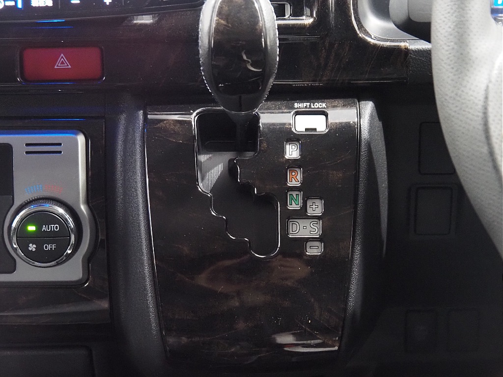 【H３１年/ファインテックツアラー4WD/両側パワースライドドア】豪華キャプテンシート4脚！【全国納車可能】