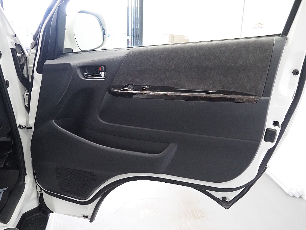 【H３１年/ファインテックツアラー4WD/両側パワースライドドア】豪華キャプテンシート4脚！【全国納車可能】