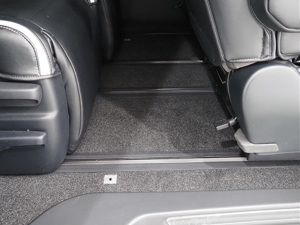 【H３１年/ファインテックツアラー4WD/両側パワースライドドア】豪華キャプテンシート4脚！【全国納車可能】