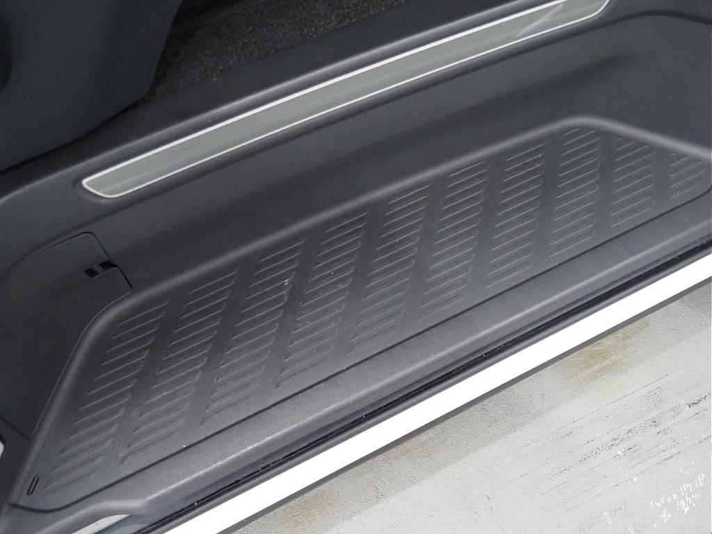 【H３１年/ファインテックツアラー4WD/両側パワースライドドア】豪華キャプテンシート4脚！【全国納車可能】