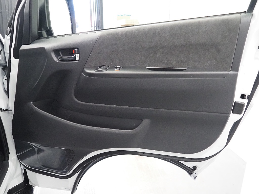 【新型/ハイエースワゴンGL/2WD/Bi-beam LEDヘッドランプ】スタンダード配列♪【全国納車可能】