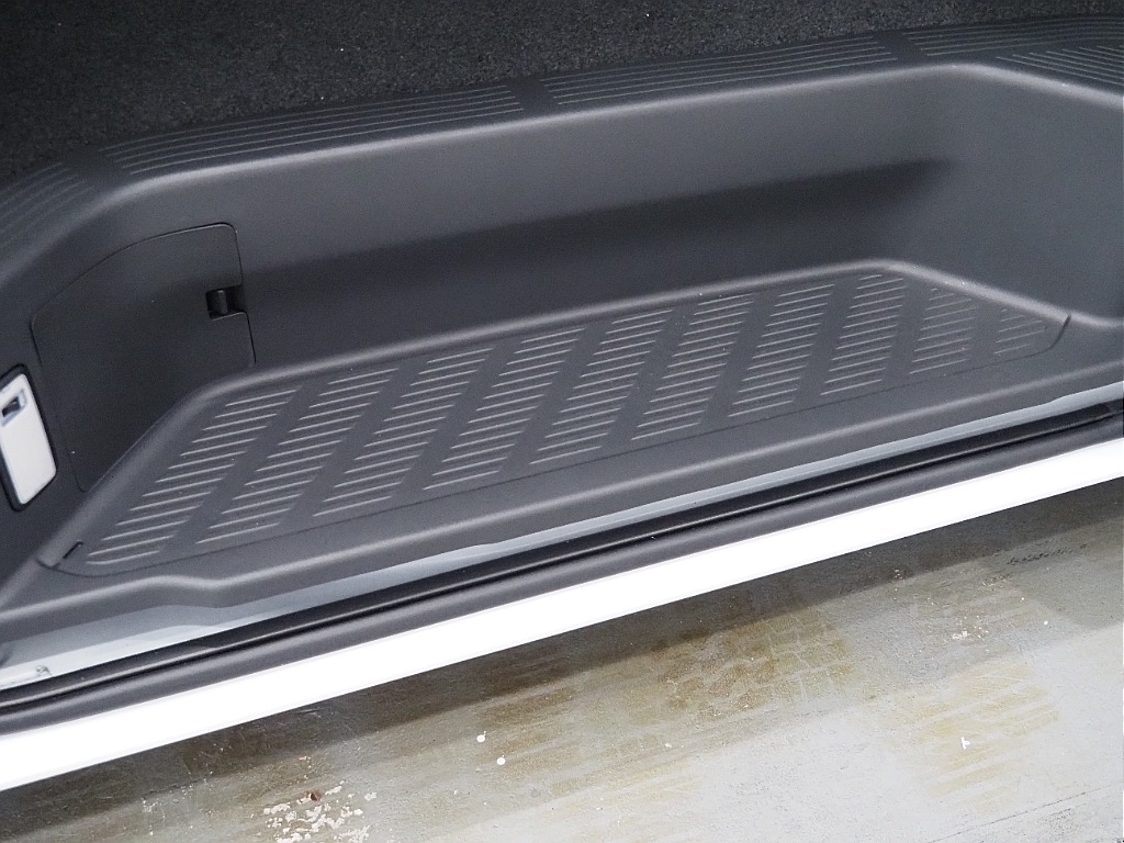 【新型/ハイエースワゴンGL/2WD/Bi-beam LEDヘッドランプ】スタンダード配列♪【全国納車可能】