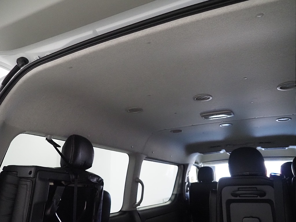 【新型/ハイエースワゴンGL/2WD/Bi-beam LEDヘッドランプ】スタンダード配列♪【全国納車可能】