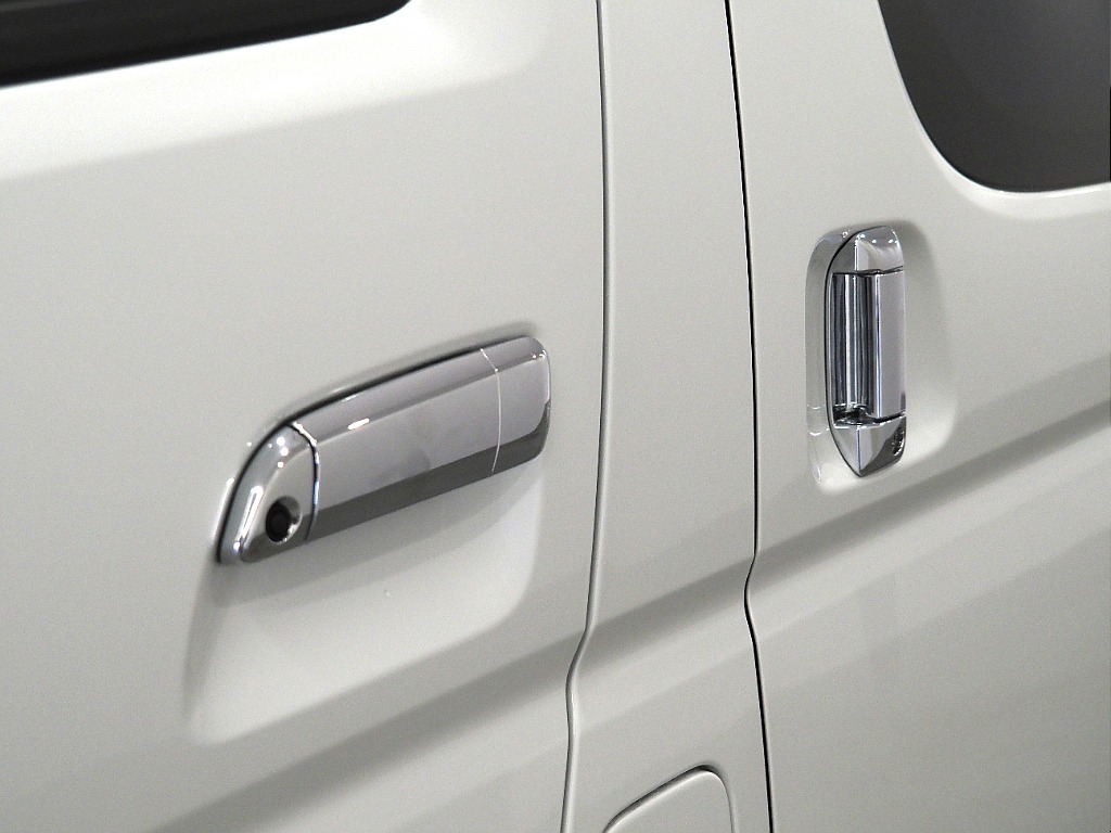 【新型/ハイエースワゴンGL/2WD/Bi-beam LEDヘッドランプ】スタンダード配列♪【全国納車可能】