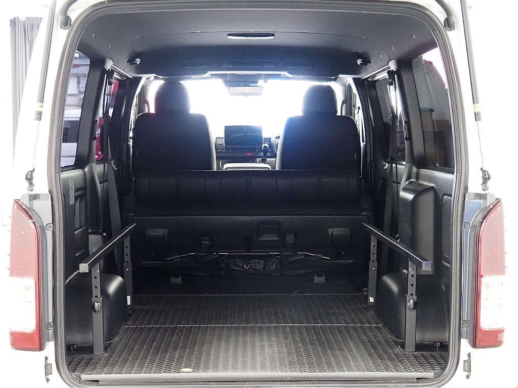 【R6年式/ハイエースバン/ディーゼル2WD/DARKPRIMEⅡ】ローダウンスタイル♪【全国納車可能】