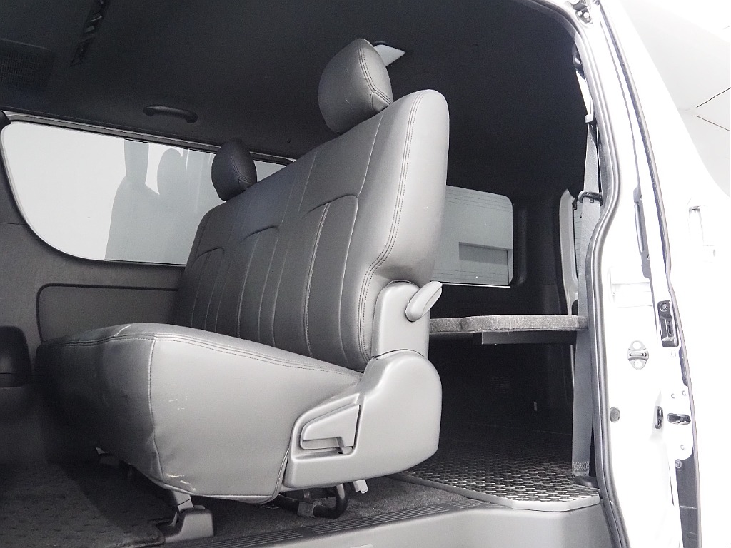 【R6年式/ハイエースバン/ディーゼル2WD/DARKPRIMEⅡ】ローダウンスタイル♪【全国納車可能】